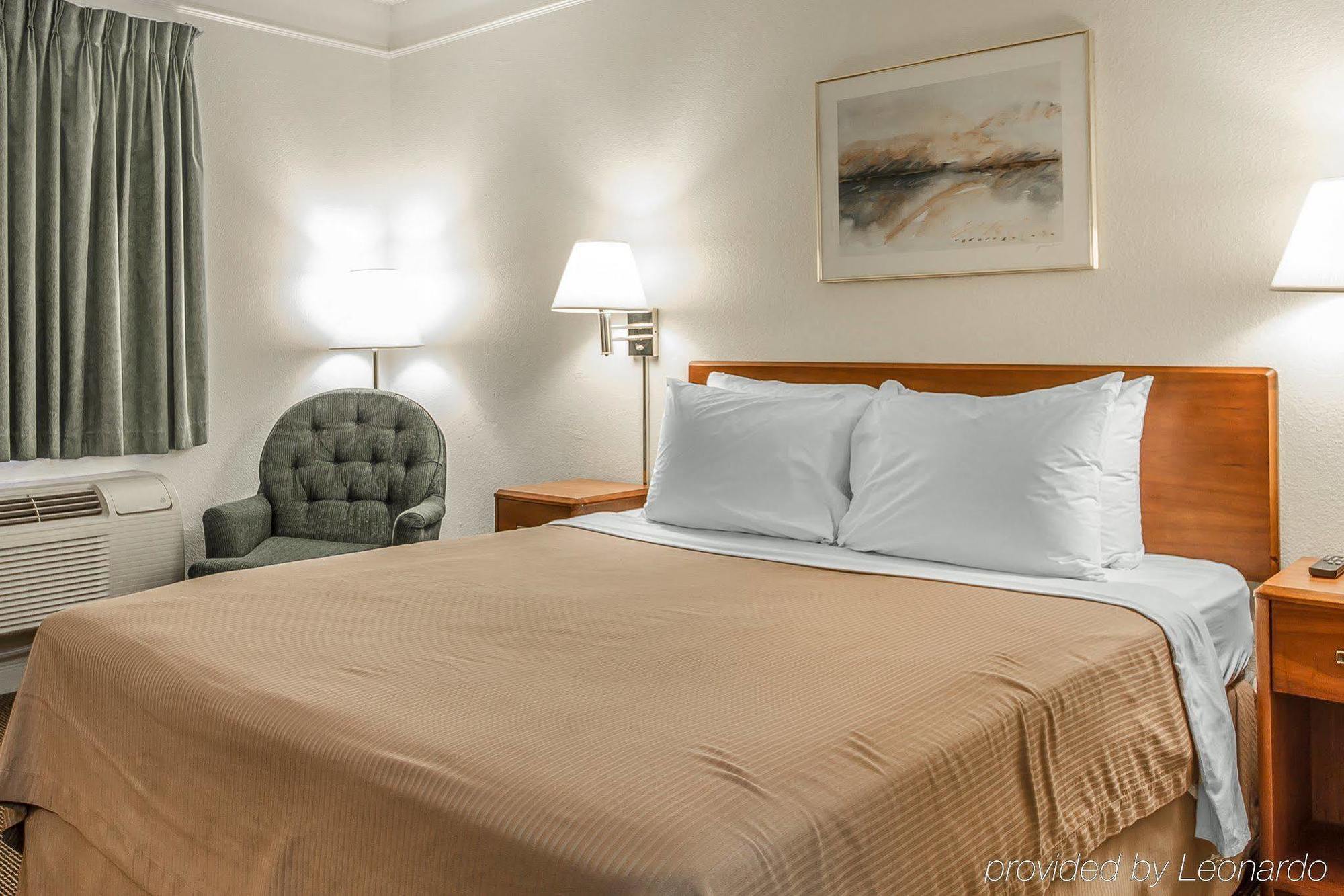 Quality Inn סטוקטון מראה חיצוני תמונה